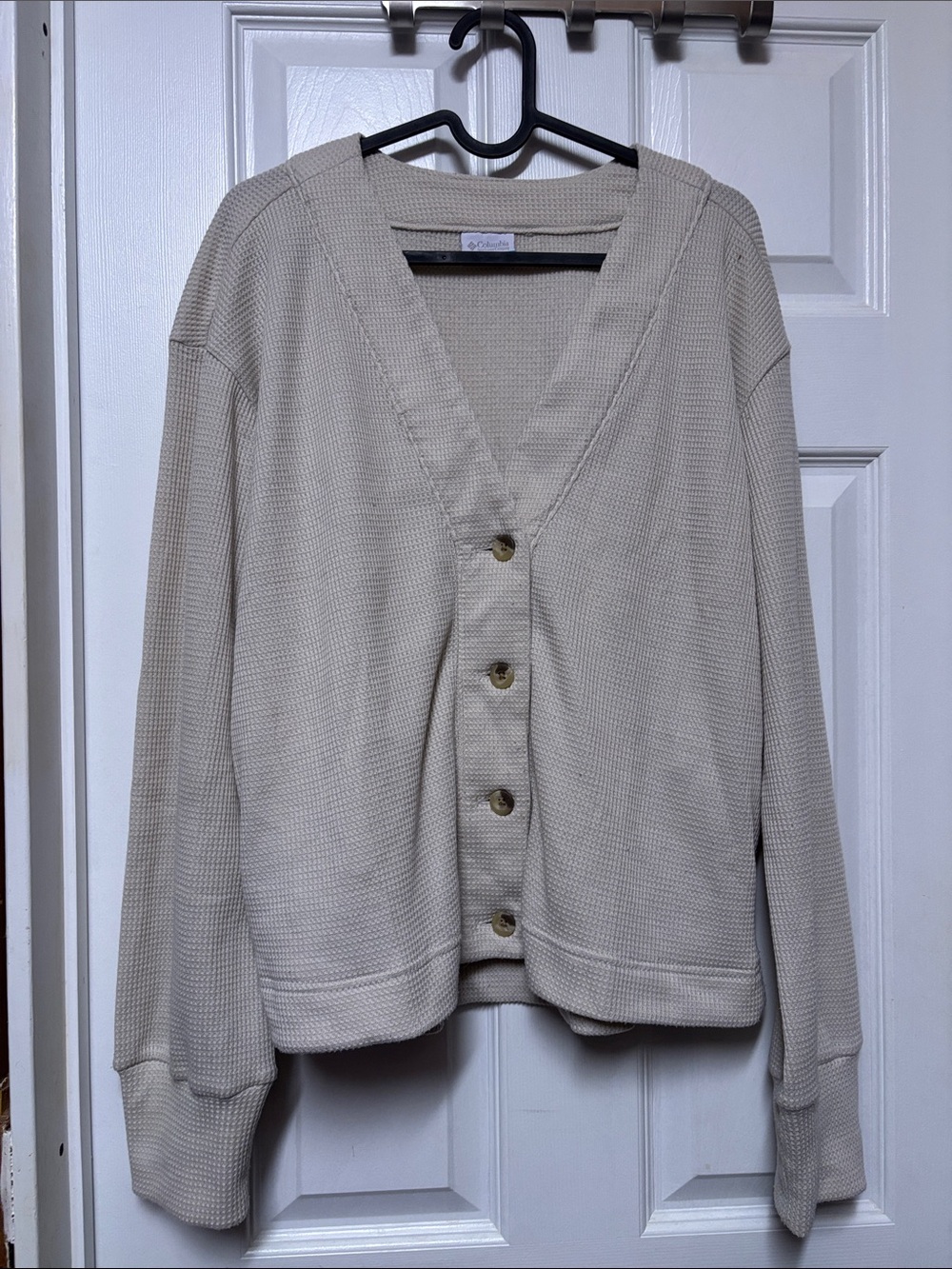 Columbia Cream Waffle V-Neck top with pockets and functional buttons